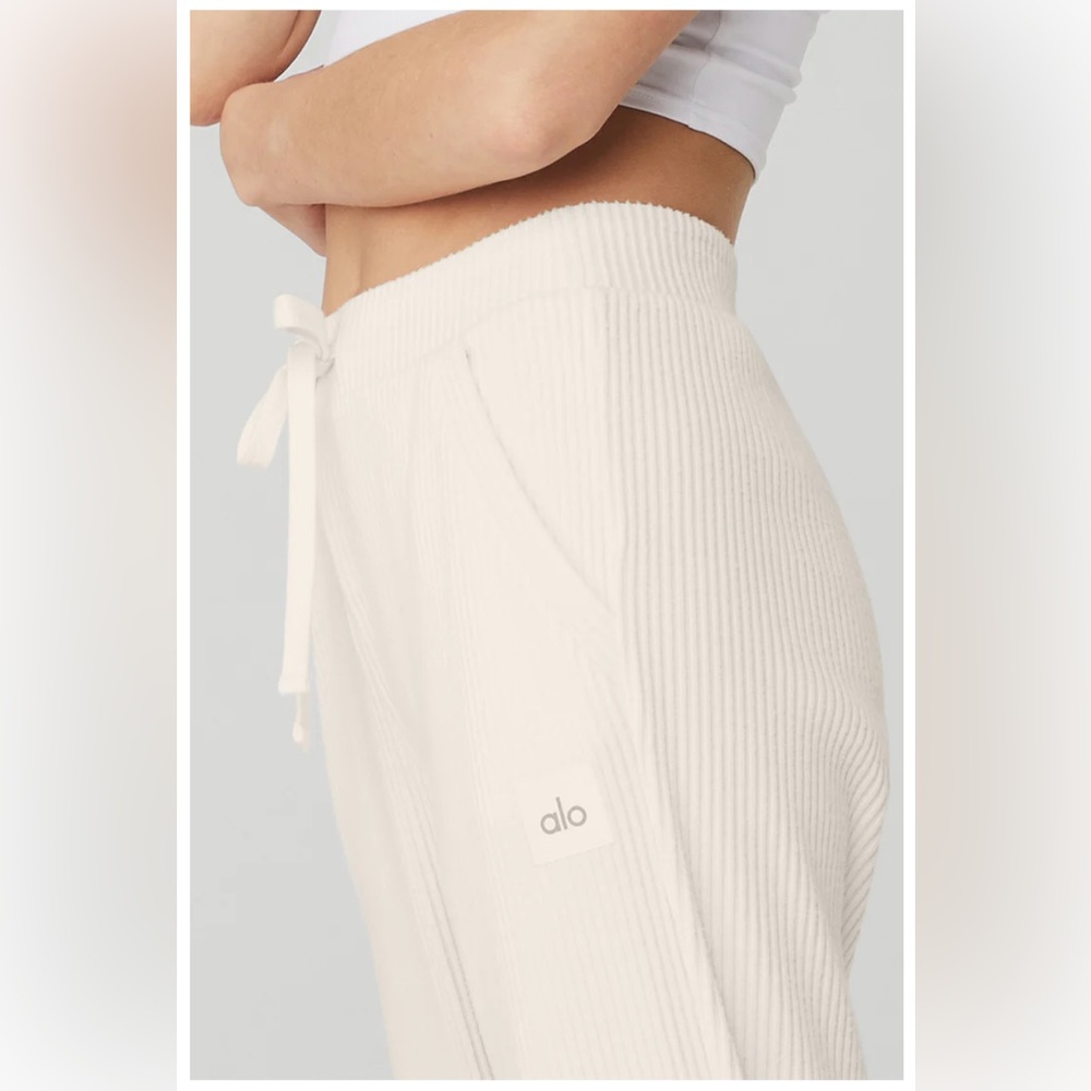Muse Sweatpants ALO YOGA